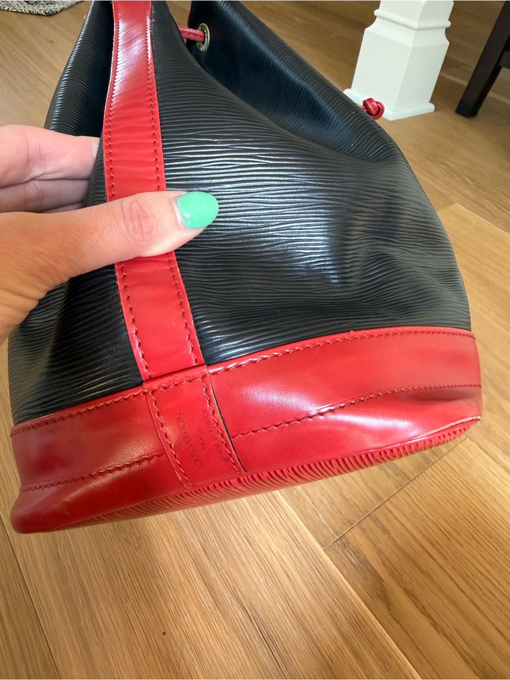 Louis Vuitton Epi Leather Black & Red Noe’ Large Bucket Handbag - Picture 10 of 17